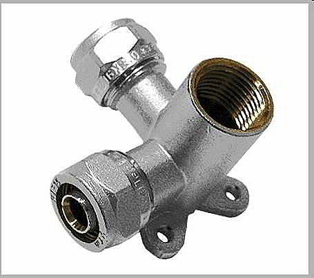 тройник угловой с креплением 16*1/2В*16 м/пл VALTEC (Италия)